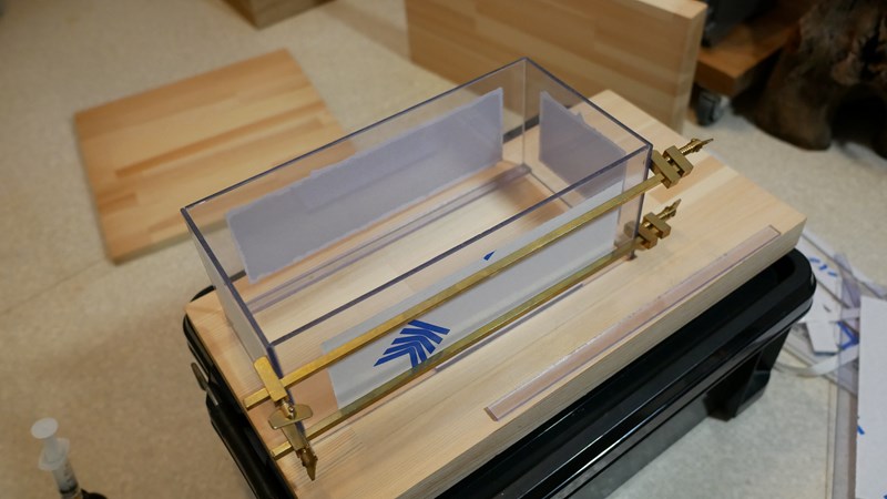 ハタガネでウールボックスを製作中